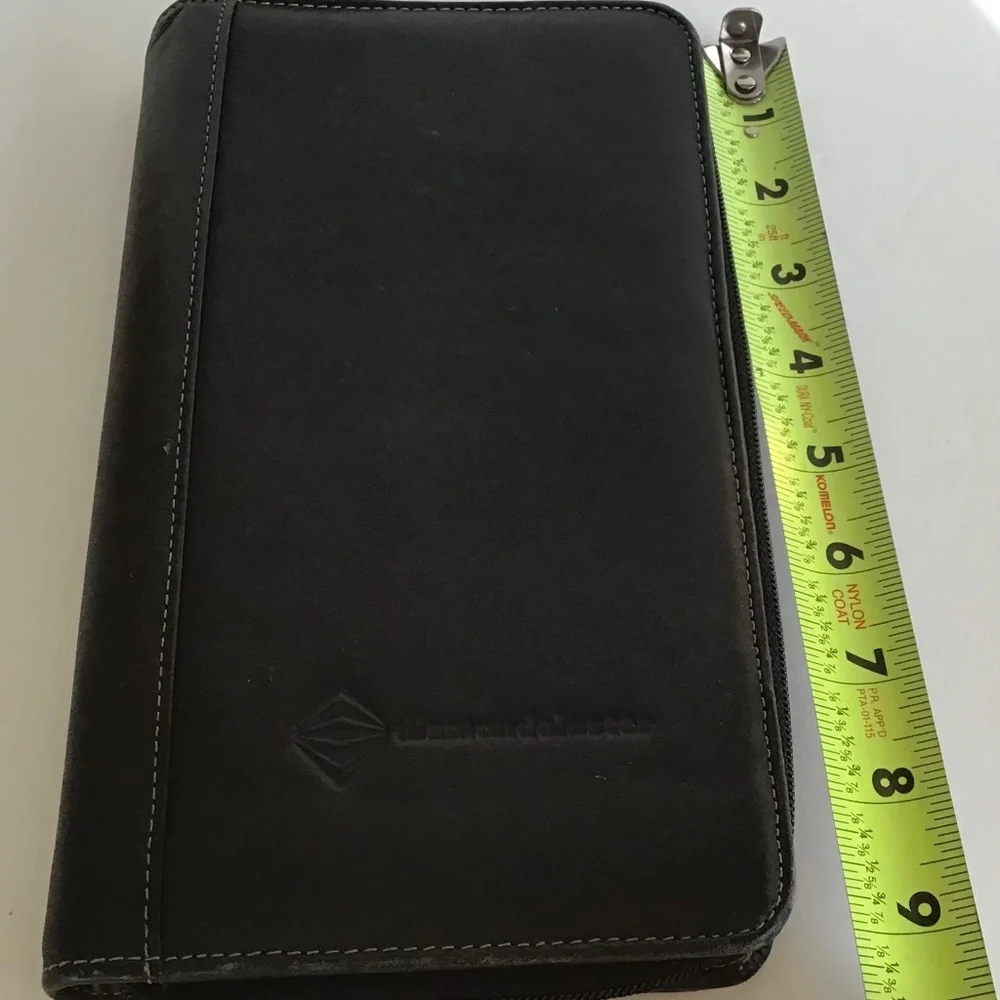 LEED’S Black Leather‎ Passport Organizer Zipper Close Card Slots Pocket Pen Slot